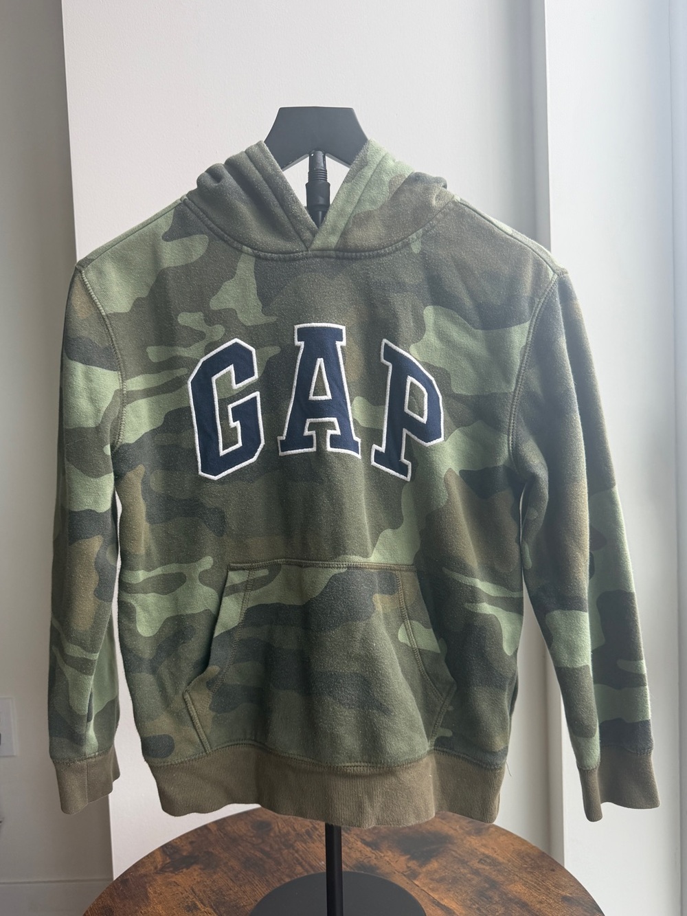 Gap Kids Camo GAP Logo Fleece Pullover Hoodie Green Boys L (10–11)
